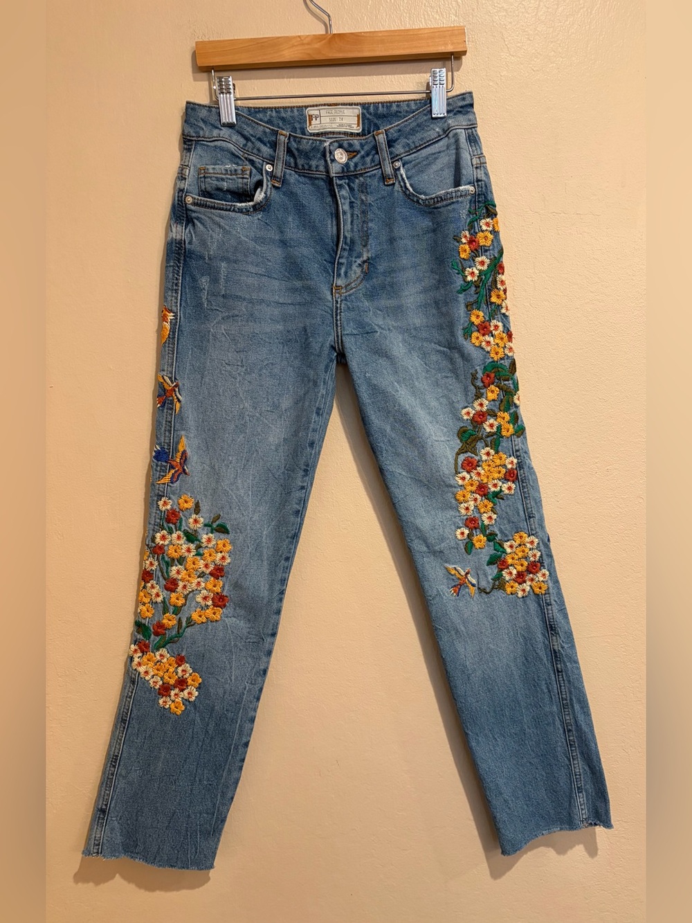 Beautiful Floral and Hummingbird Embroidered Free People Skinny Jeans, size 24